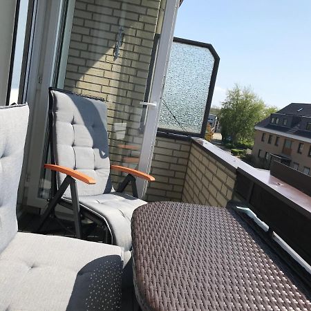 Deichliebe-Steuerrad Apartment Busum Exterior photo